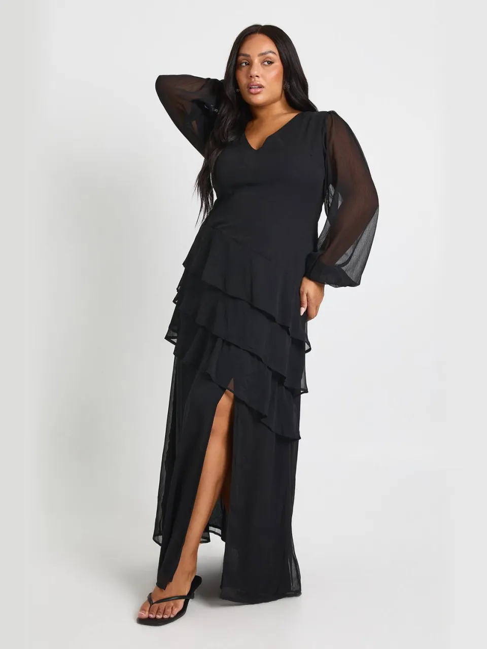 boohoo Dames Plus Chiffon Ruche Maxi-jurk zwart, foto 3