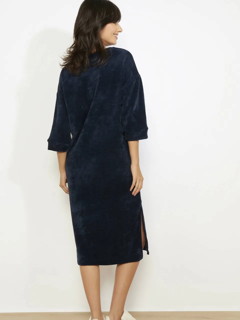 LOLALIZA velours midi-jurk marineblauw, foto 3