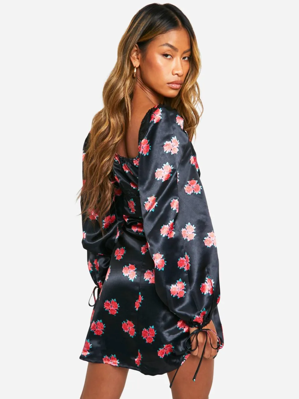 boohoo Dames Floral Puff Sleeve Mini Dress zwart, foto 2