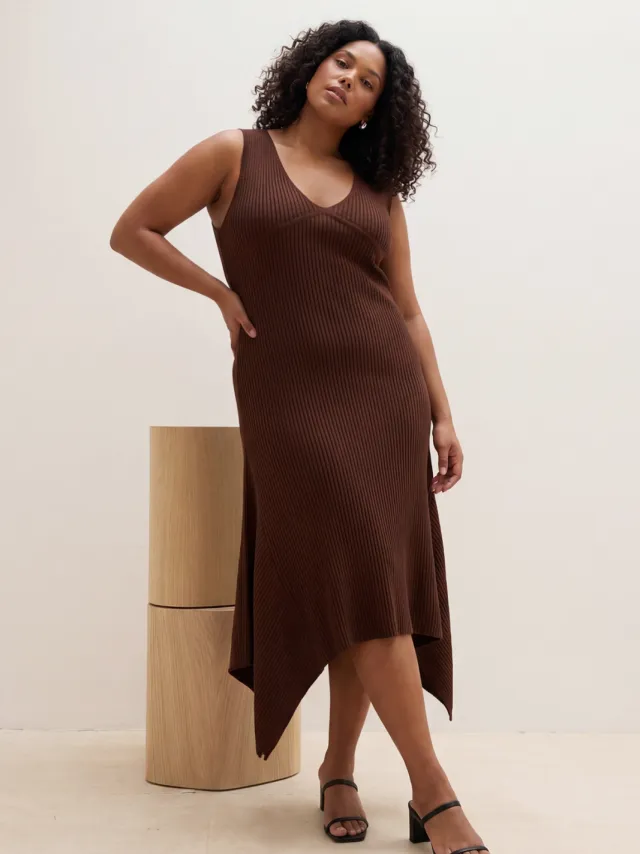 Trendyol Curve Dames Bruin Effen Midi Mouwloos Casual A-lijn Grote maten Jurk
