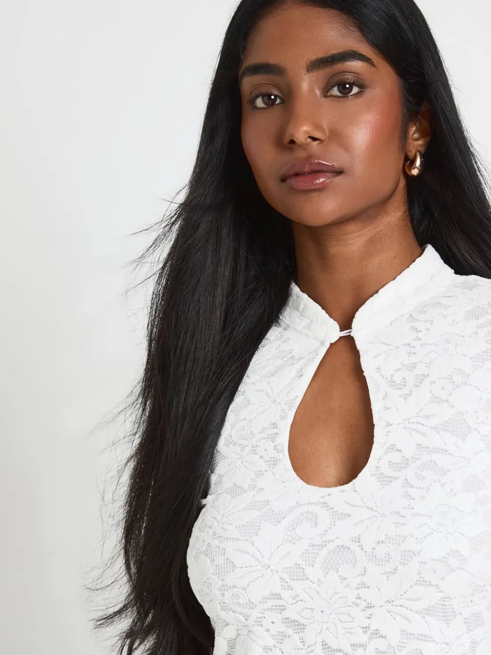 boohoo Dames Premium Kanten Mini-jurk Met Hoge Hals ivoor, foto 4