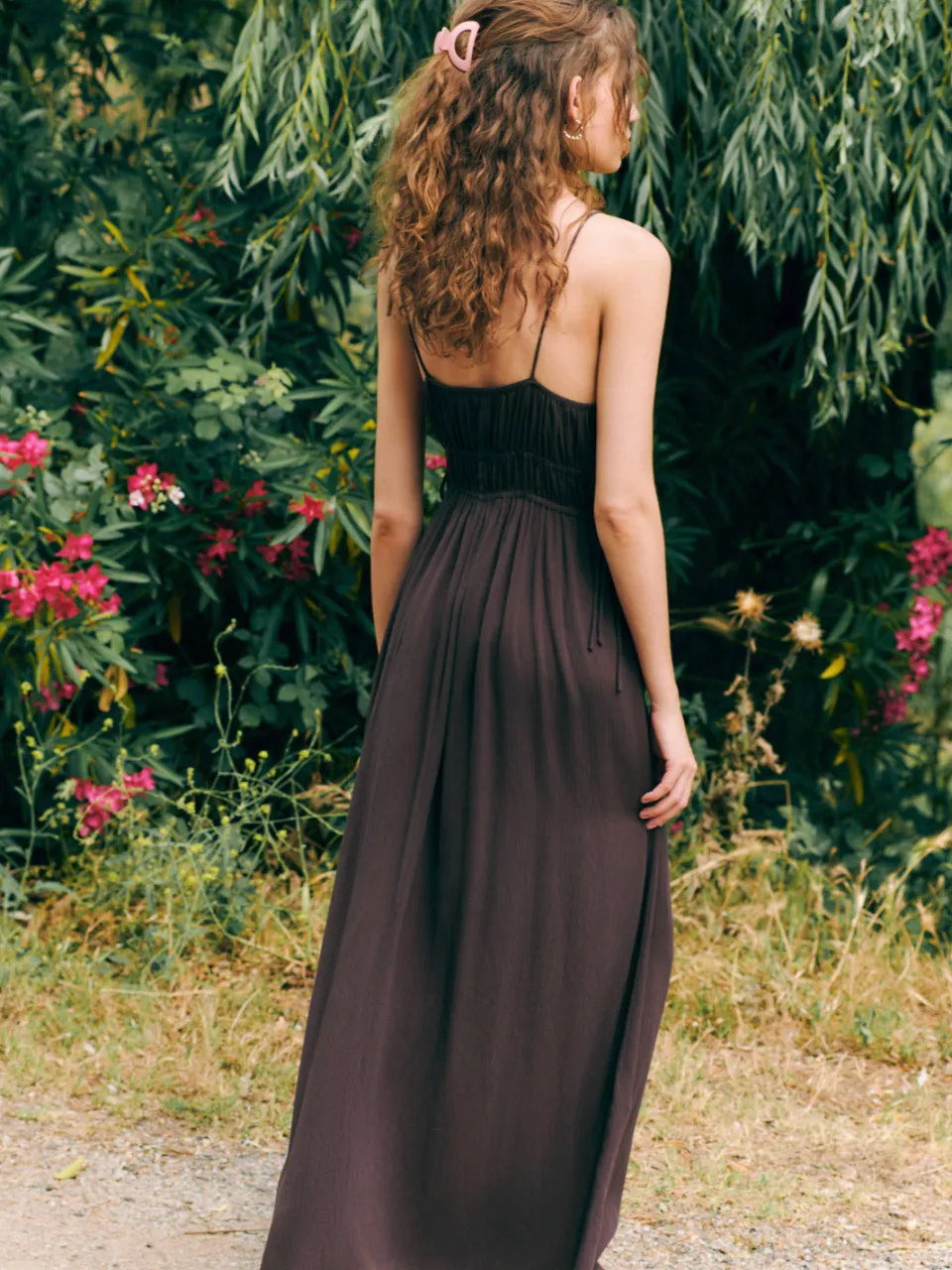 Mango Teen maxi jurk met plooien en smockwerk bruin, foto 7