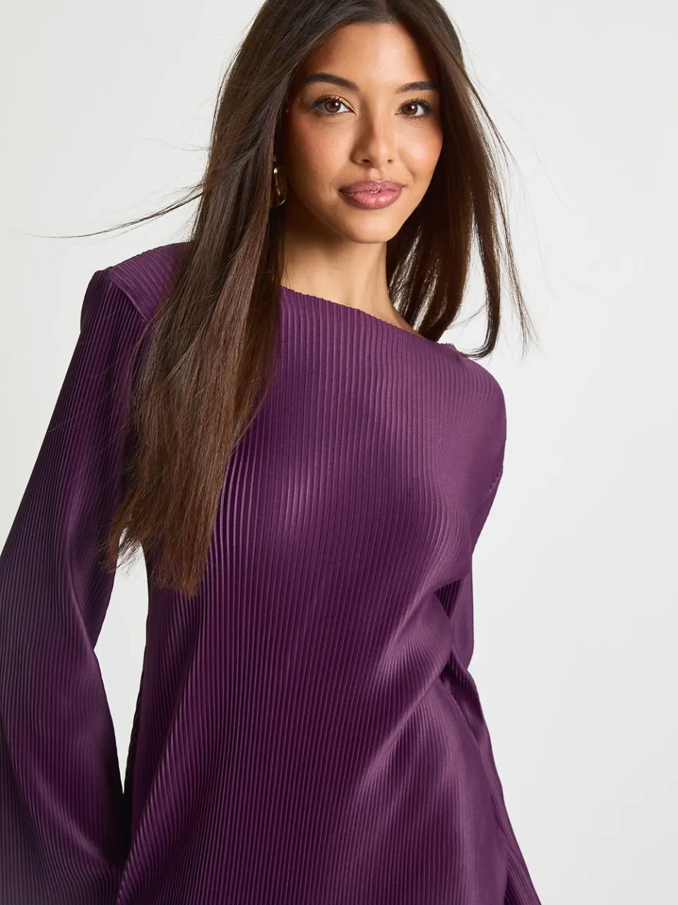 boohoo Dames Plisse mini-jurk met uitlopende mouwen pruim, foto 4