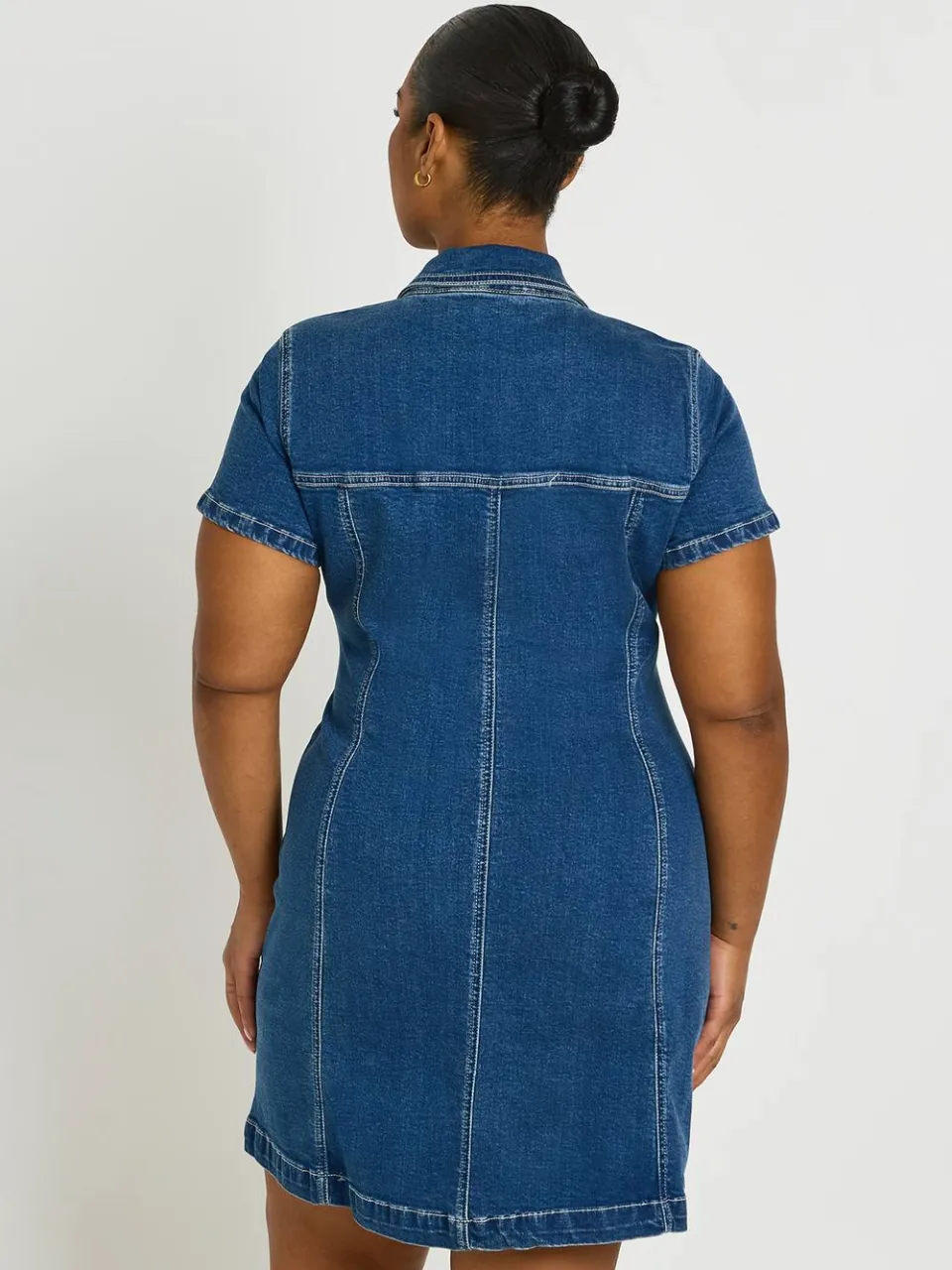 boohoo Dames Plus Denim Jurk Met Korte Mouwen En Rits Aan De Voorkant, foto 2