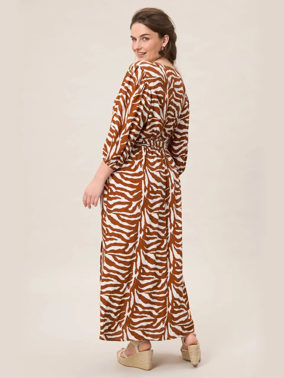 Miss Etam Plus zomerjurk met zebraprint camel, foto 3