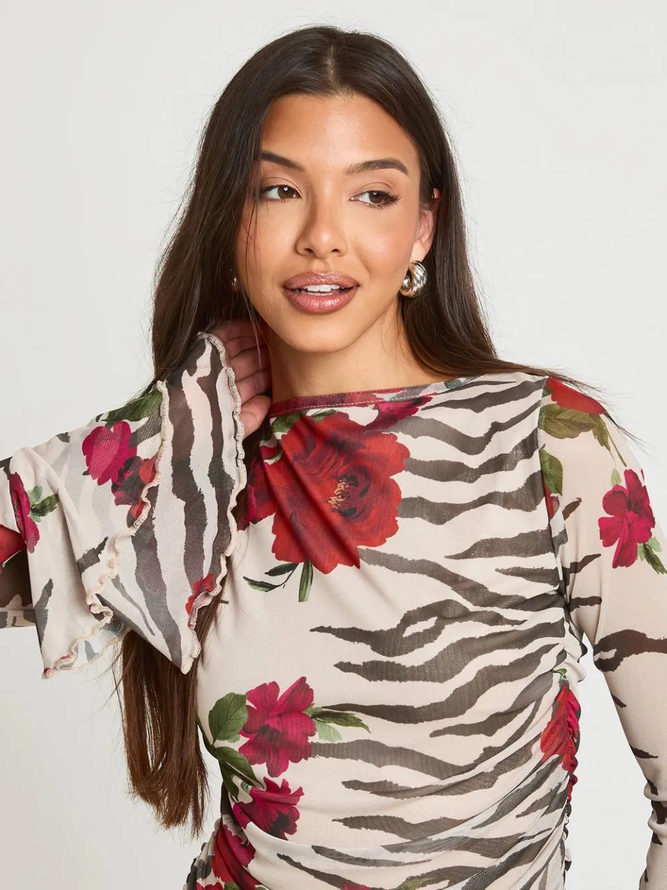 boohoo Dames Mini-jurk Met Gemixte Dierenprint En Uitlopende Mouwen steen, foto 4