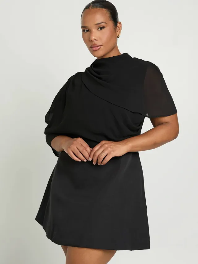 boohoo Dames Plus Geweven Chiffon Drapering Skater Jurk Zwart