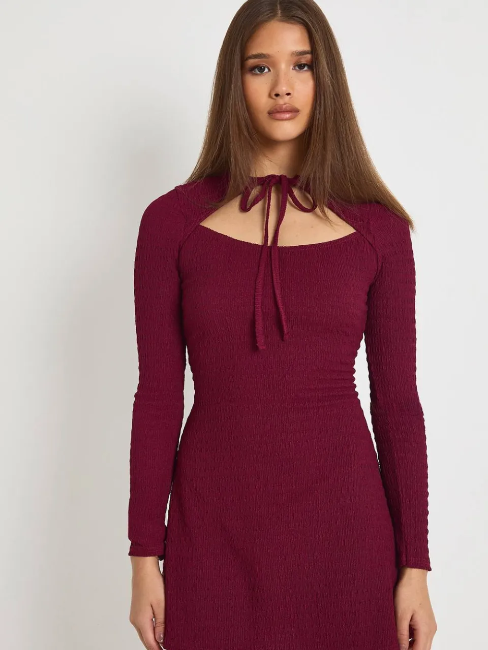 boohoo Dames Getextureerde Skaterjurk met strikdetail aan de voorkant bordeaux rood, foto 3