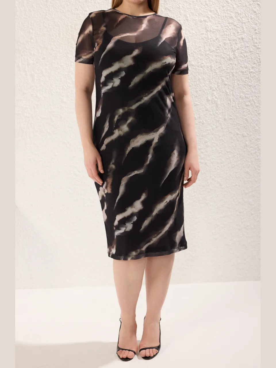 Trendyol Curve Dames Meerkleurig Dierenprint Midi Kort Casual T-shirt Jurk Grote maten Jurk veelkleurig, foto 2