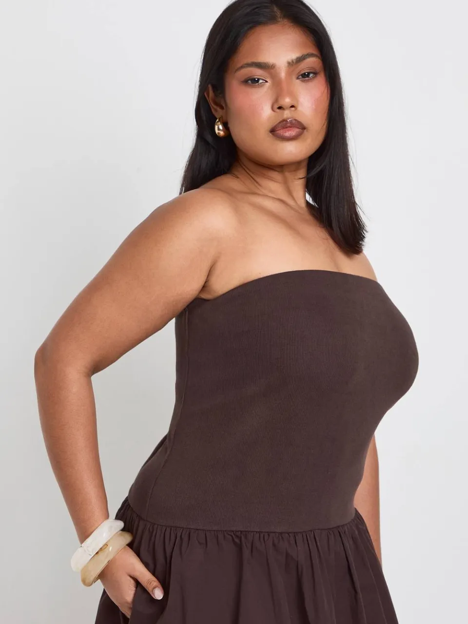 boohoo Dames Plus Geribbelde Katoenmix Jurk Met Verlaagde Zoom Maxi chocoladebruin, foto 3