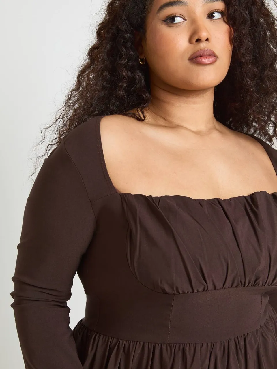 boohoo Dames Plus Bengaline Korset Lange Mouw Skater Jurk chocoladebruin, foto 3