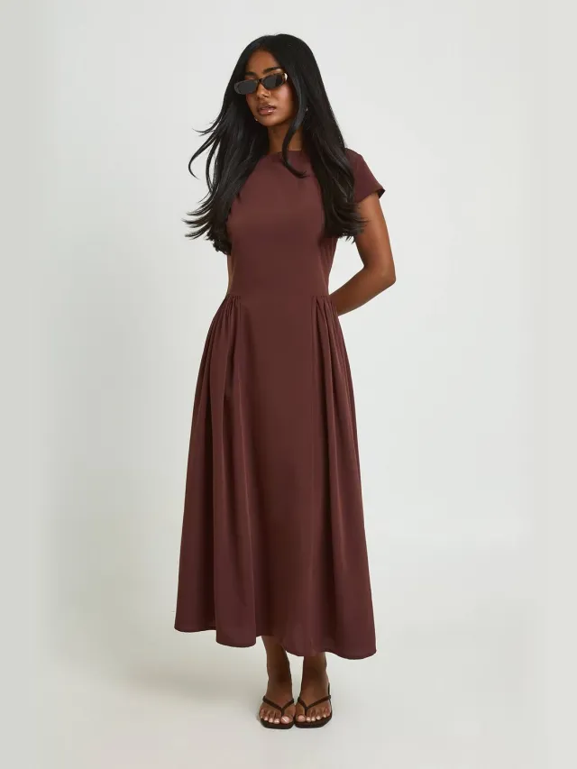 boohoo Dames Gestructureerde Volumineuze Rok Midaxi Jurk Chocoladebruin