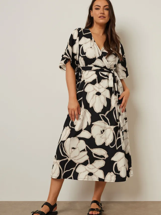Yours Midi Wikkeljurk Met Bloemenmotief Met Textuur In Zwart-56 Black