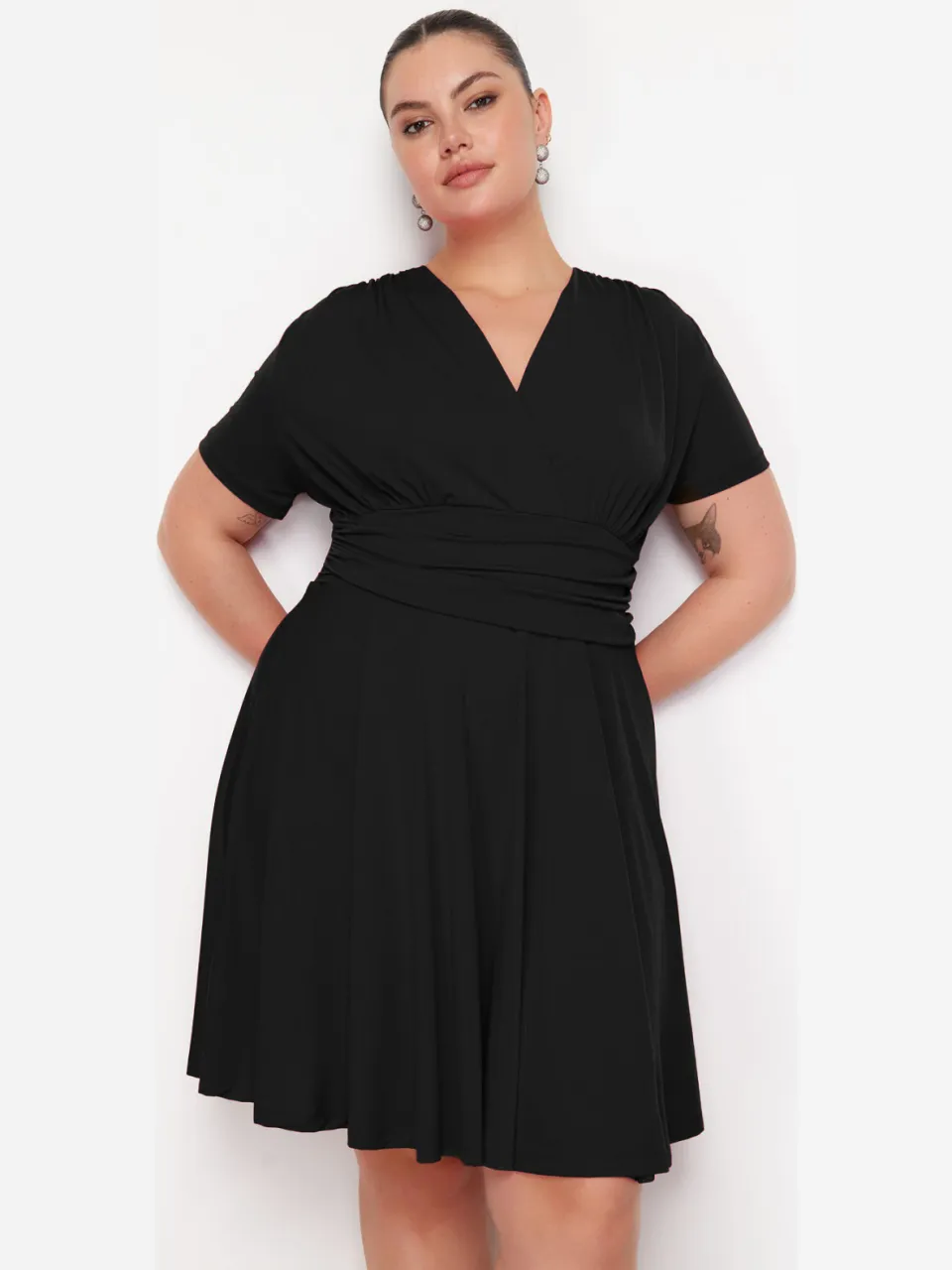 Trendyol Curve Dames Zwart Effen Kort / Mini Kort Casual Skater Grote maten Jurk, foto 2