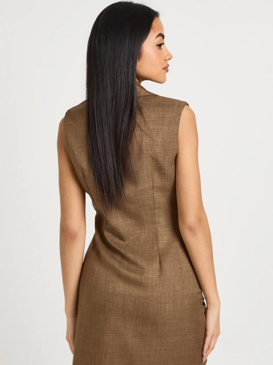 boohoo Dames Mini Jurk met Diepe Hals en Gerimpeld Detail taupe, foto 3