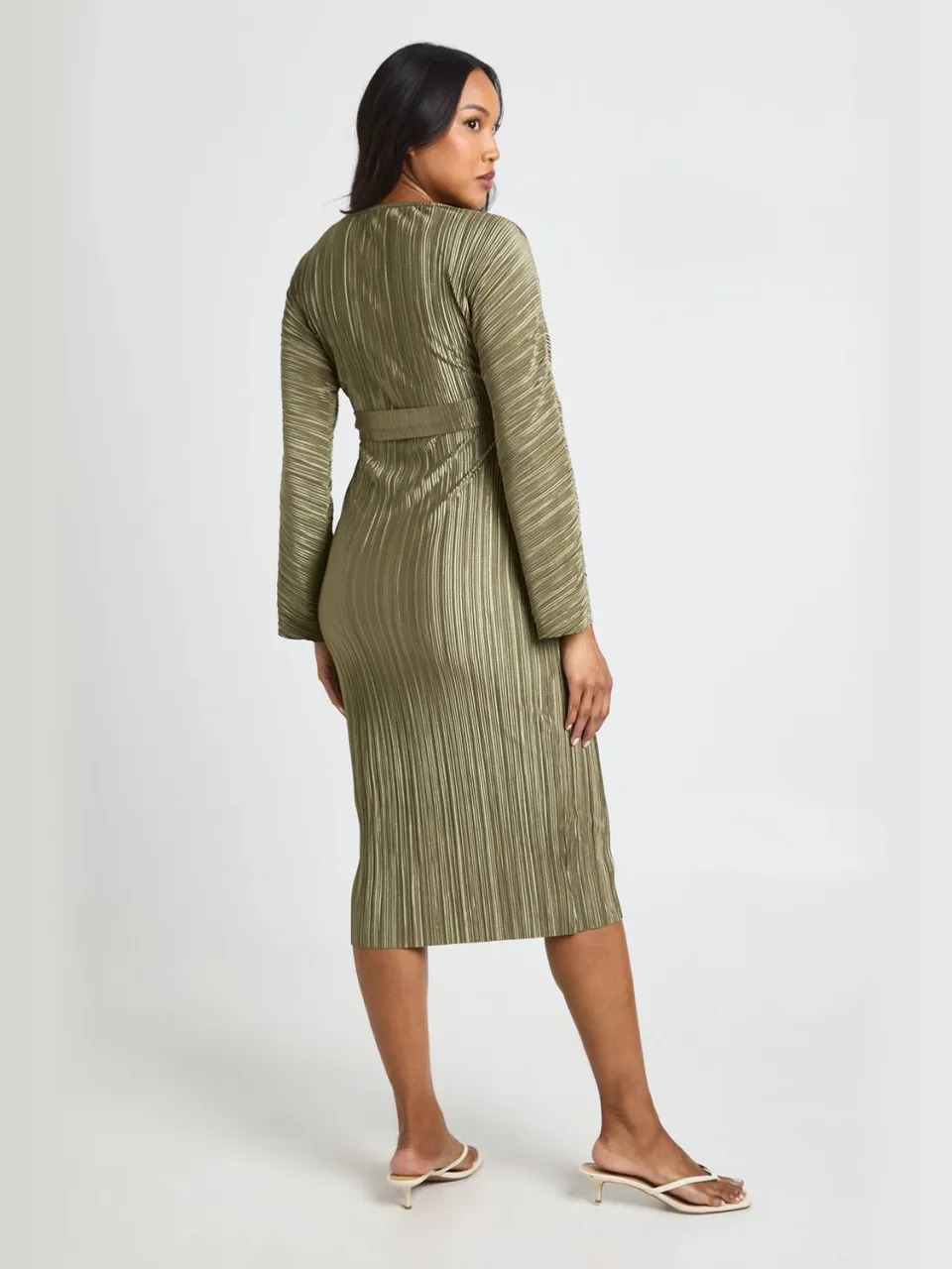 boohoo Dames Zwangerschaps Plisse Midi Jurk met Riem kaki, foto 2