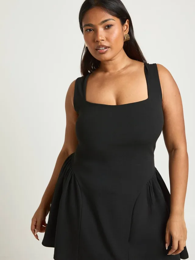 boohoo Dames Plus Vierkante Hals Volle Rok Mini Jurk Zwart