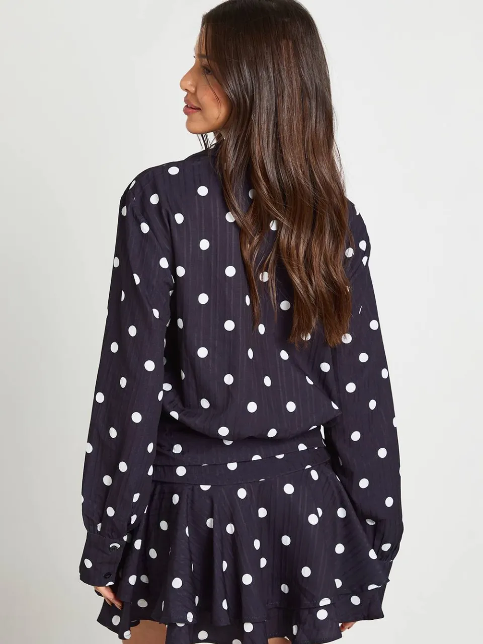 boohoo Dames Mini-jurk met stippen en geplooide voorzijde zwart, foto 3