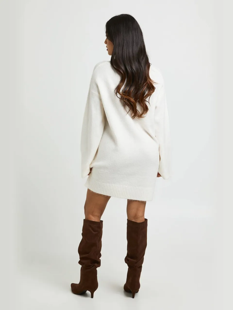 boohoo Dames Petite Superzachte Gebreide Mini-jurk Met V-hals crème, foto 3