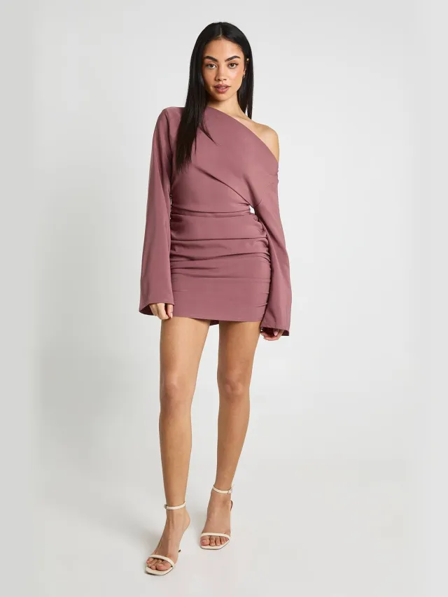 boohoo Dames Mini Jurk Met Uitlopende Mouwen, Off-shoulder En Plooien Roos