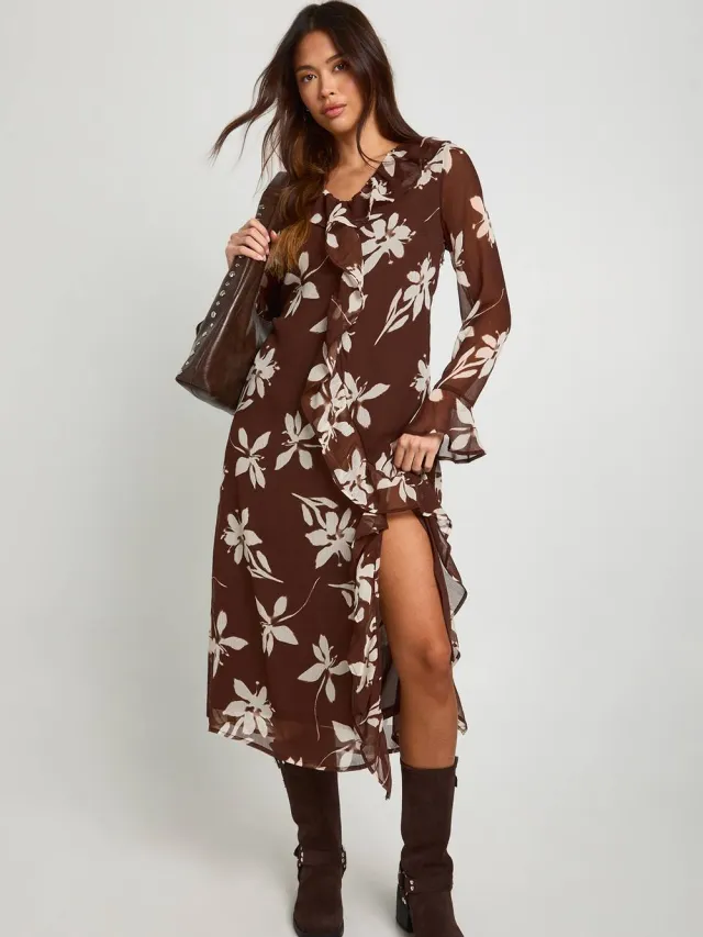 boohoo Dames Bloemen Chiffon Midaxi Gerafelde Jurk Chocoladebruin