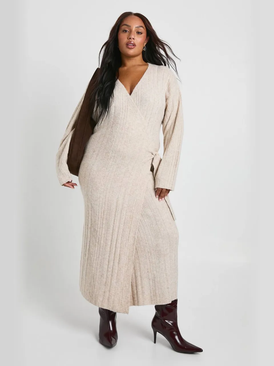 boohoo Dames Plus Lichtgewicht Mixed Rib Wrap Jurk taupe, foto 3