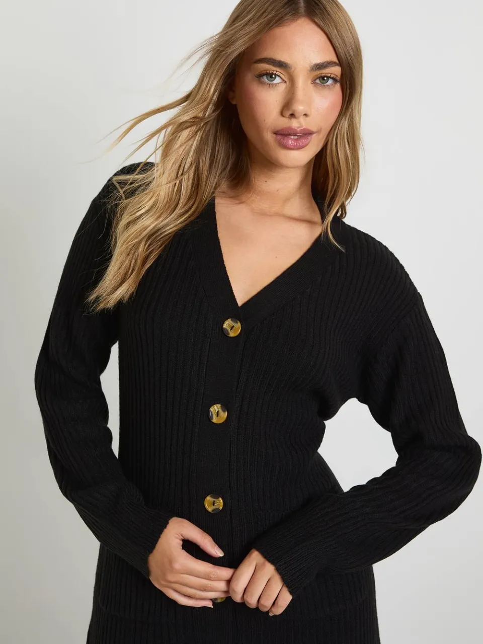 boohoo Dames Zacht gebreide midi-jurk met knoopdoorloop zwart, foto 4