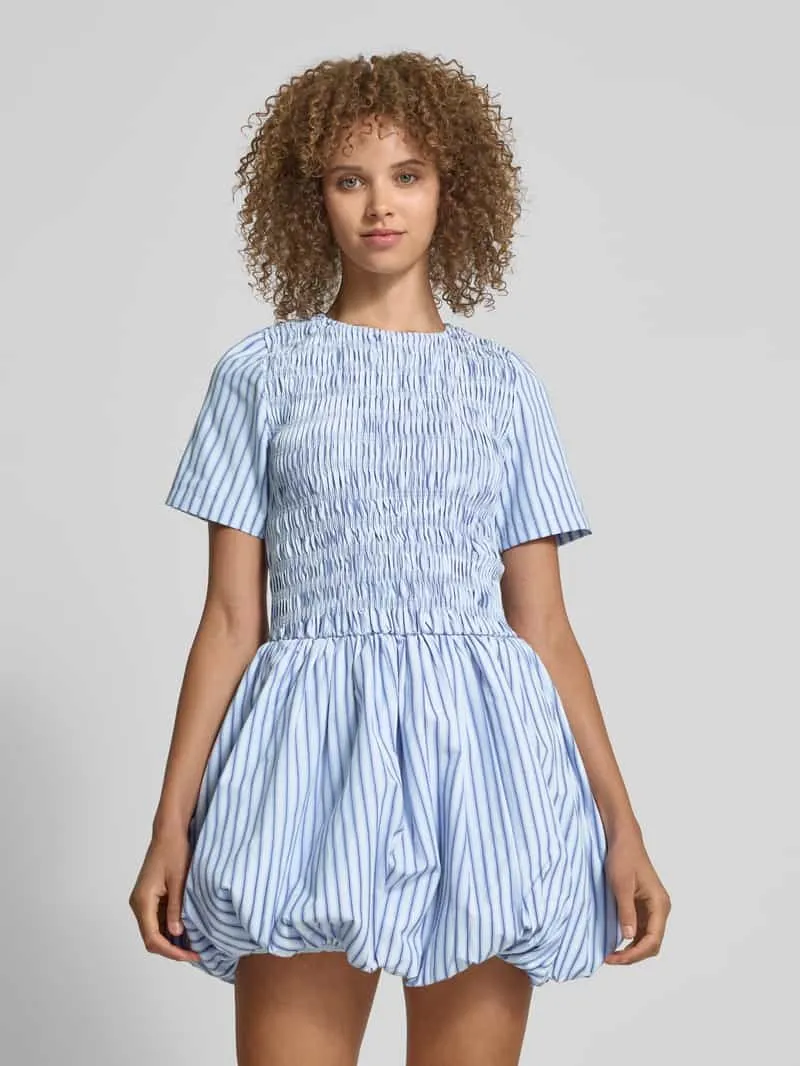 Amy Lynn Cocktailjurk met smokdetails, model 'Eleonor' Blauw