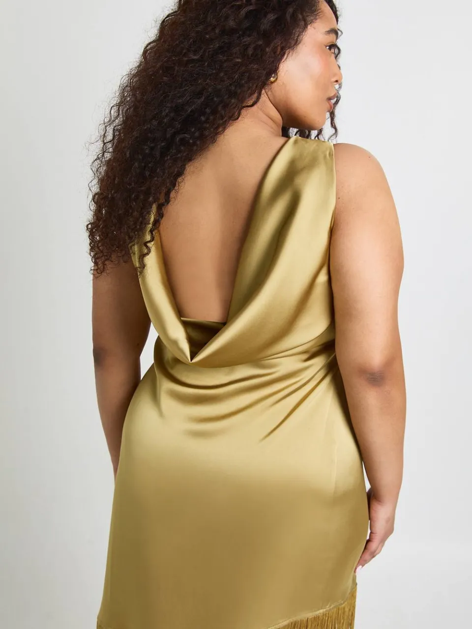 boohoo Dames Plus Cowl Rug Satijn Kwast Jurk olijf, foto 4