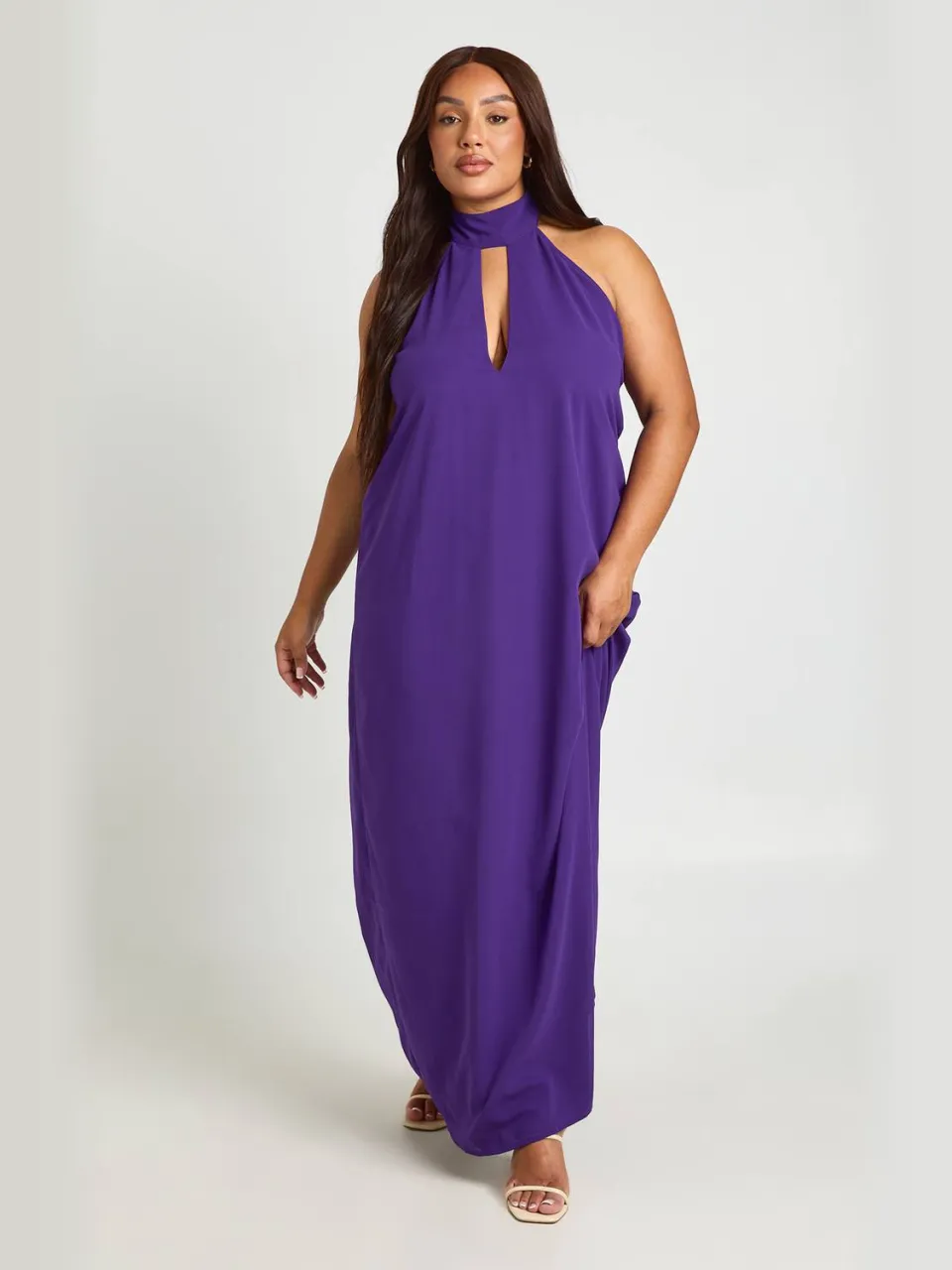 boohoo Dames Plus Plunge Chiffon Halter Maxi Jurk Met Ruches violet, foto 3