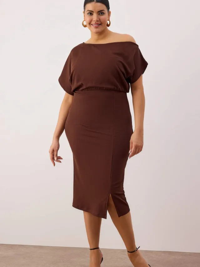 Trendyol Curve Dames Bruin Effen Midi Kort Feest Bodycon Grote maten Jurk