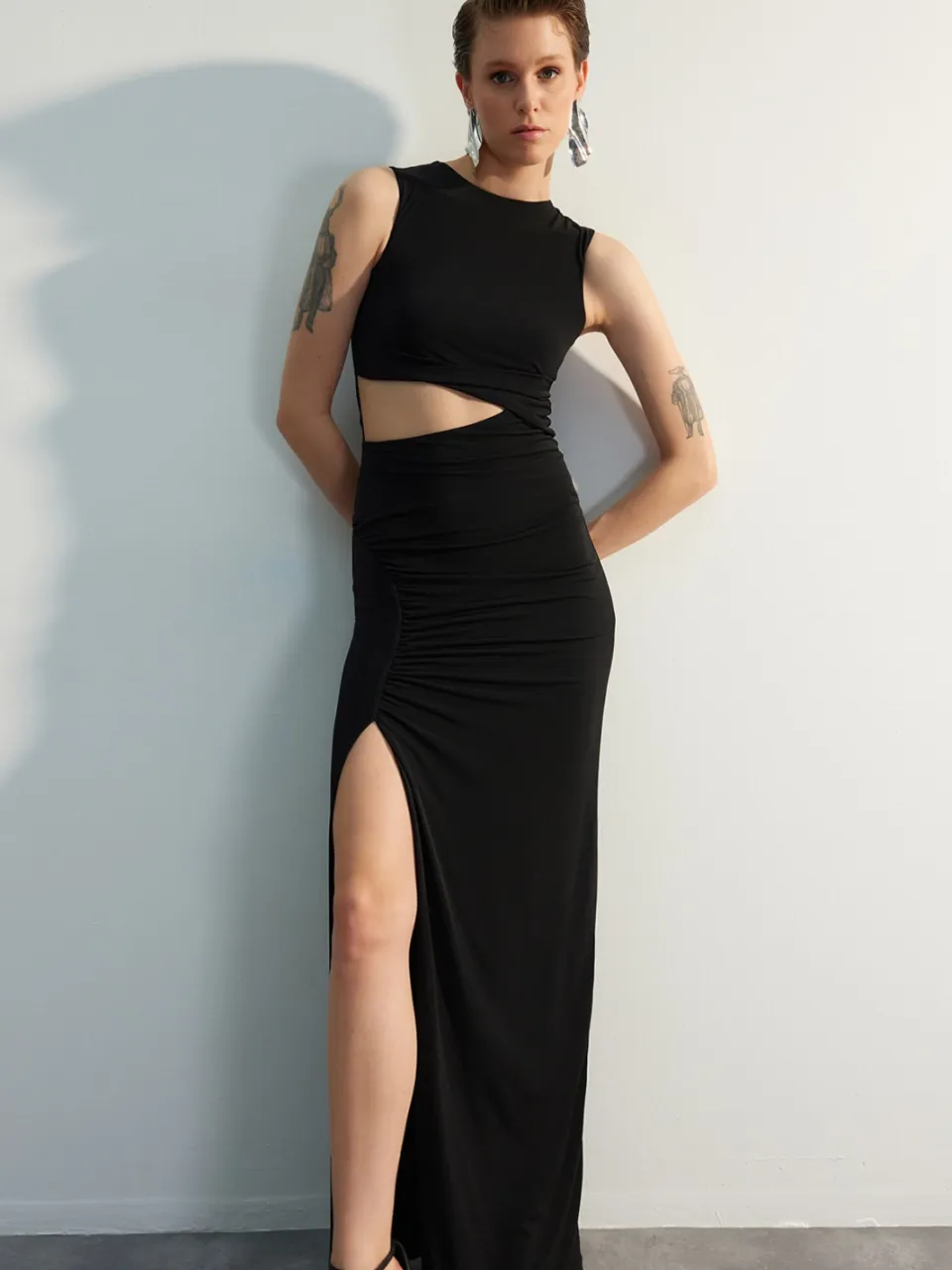 Trendyol TRENDYOLMİLLA Dames Zwart Effen Maxi Mouwloos Diploma-uitreiking / Gala Recht Avond & Gala Jurk, foto 2