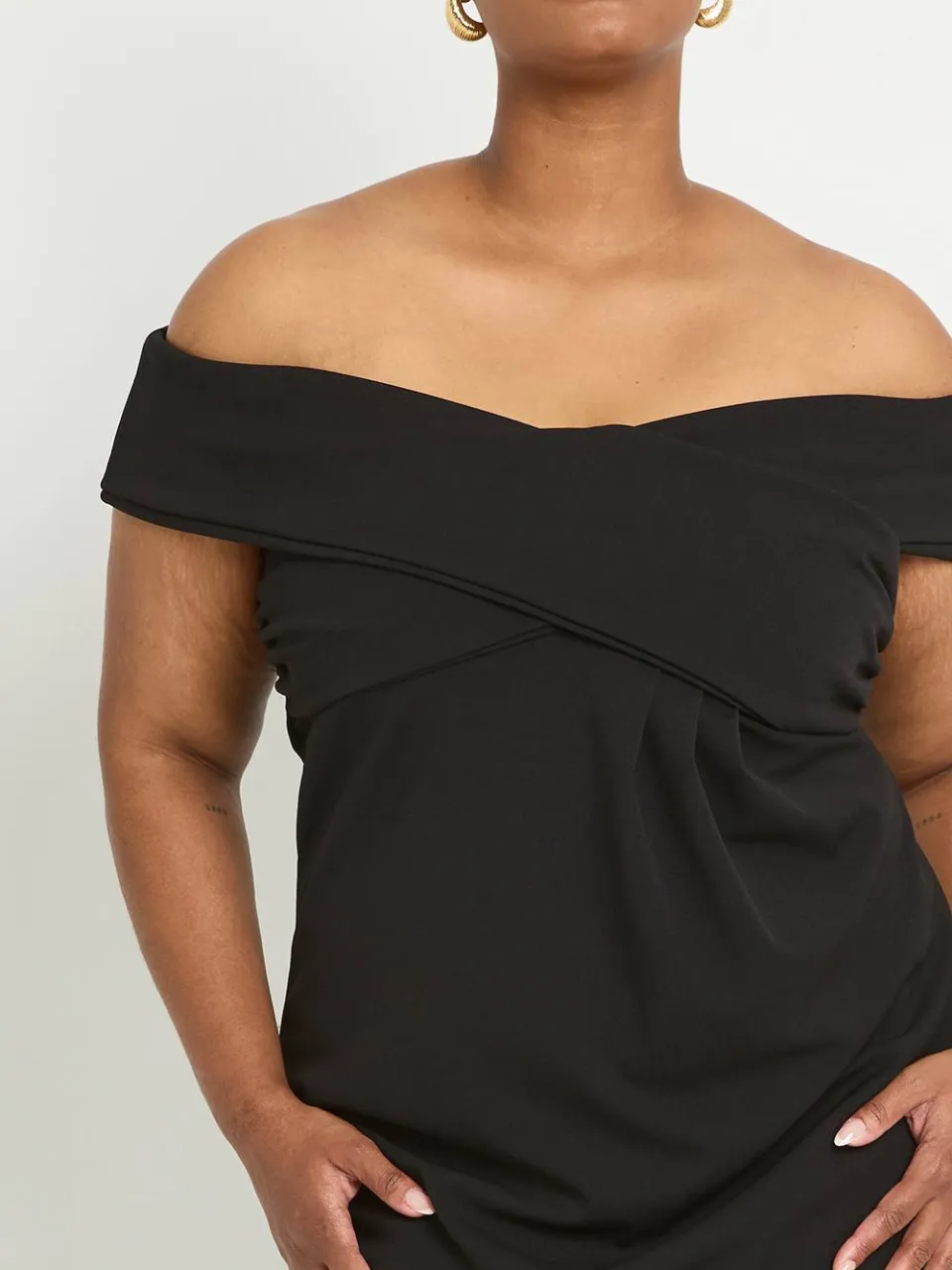 boohoo Dames Plus Wikkel Voorkant Bardot Midi Jurk zwart, foto 3