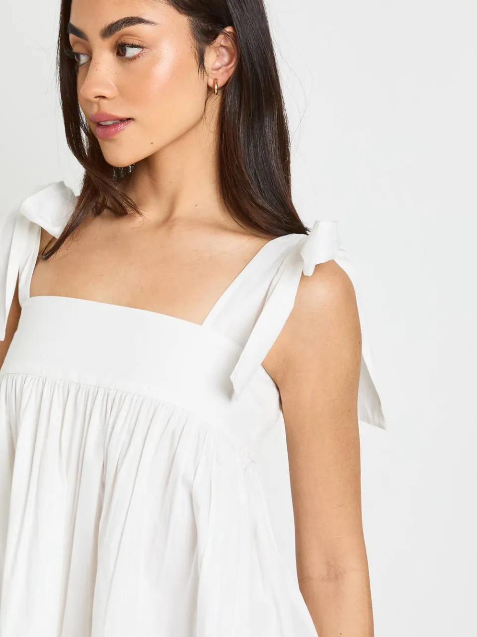 boohoo Dames Mini Smock Jurk Met Strikschouders wit, foto 4