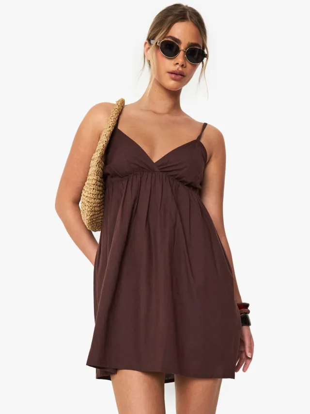 boohoo Dames Linnenlook Cami Swing Mini Jurk Chocoladebruin