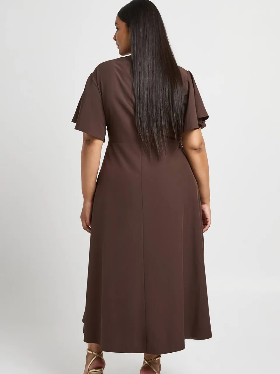 boohoo Dames Plus Midaxi Jurk Met Engelenmouwen chocoladebruin, foto 2