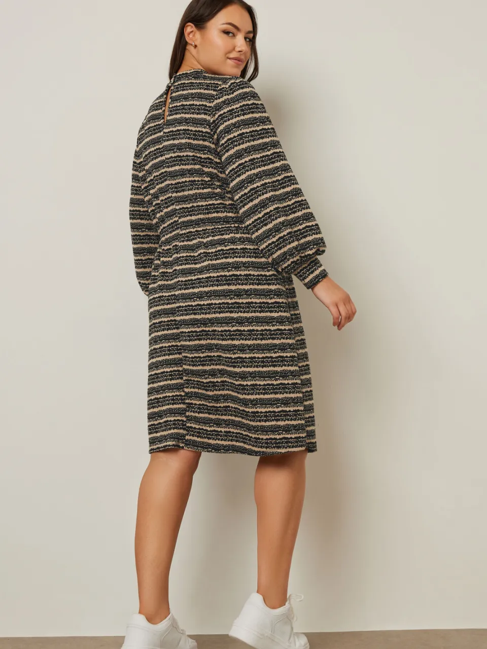Yours Geribbelde Midijurk Met Strepenprint En Hoge Hals In Zwart, foto 3
