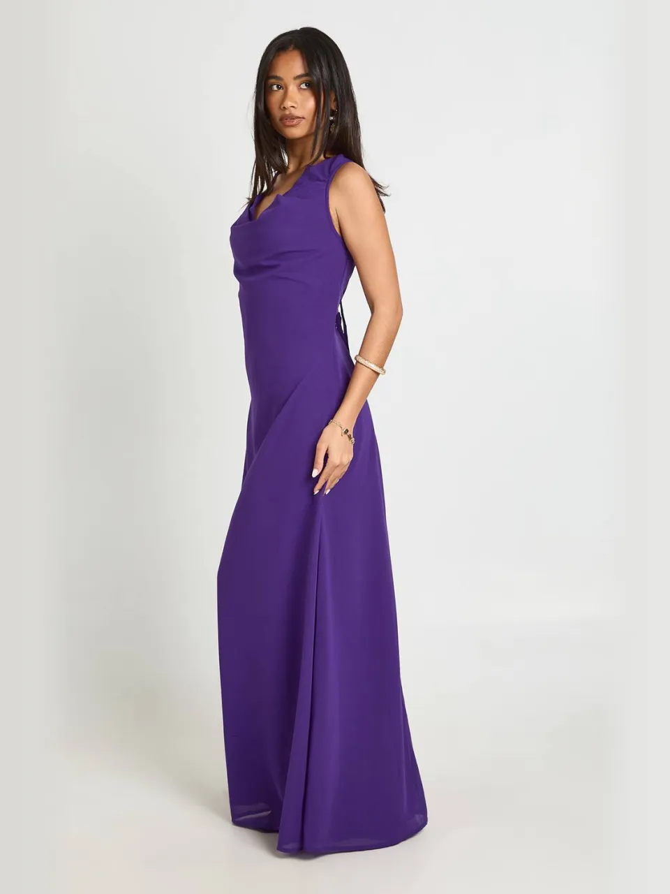 boohoo Dames Chiffon Maxi Jurk Met Waterval Halslijn violet, foto 3