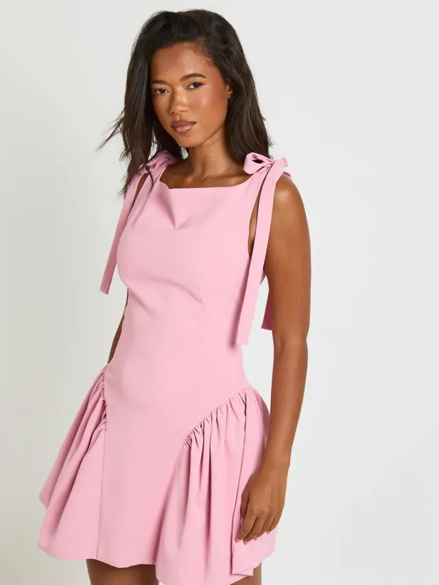 boohoo Dames Skater Jurk Met Gestructureerde Pasvorm En Strikbandjes Op De Schouders Roze