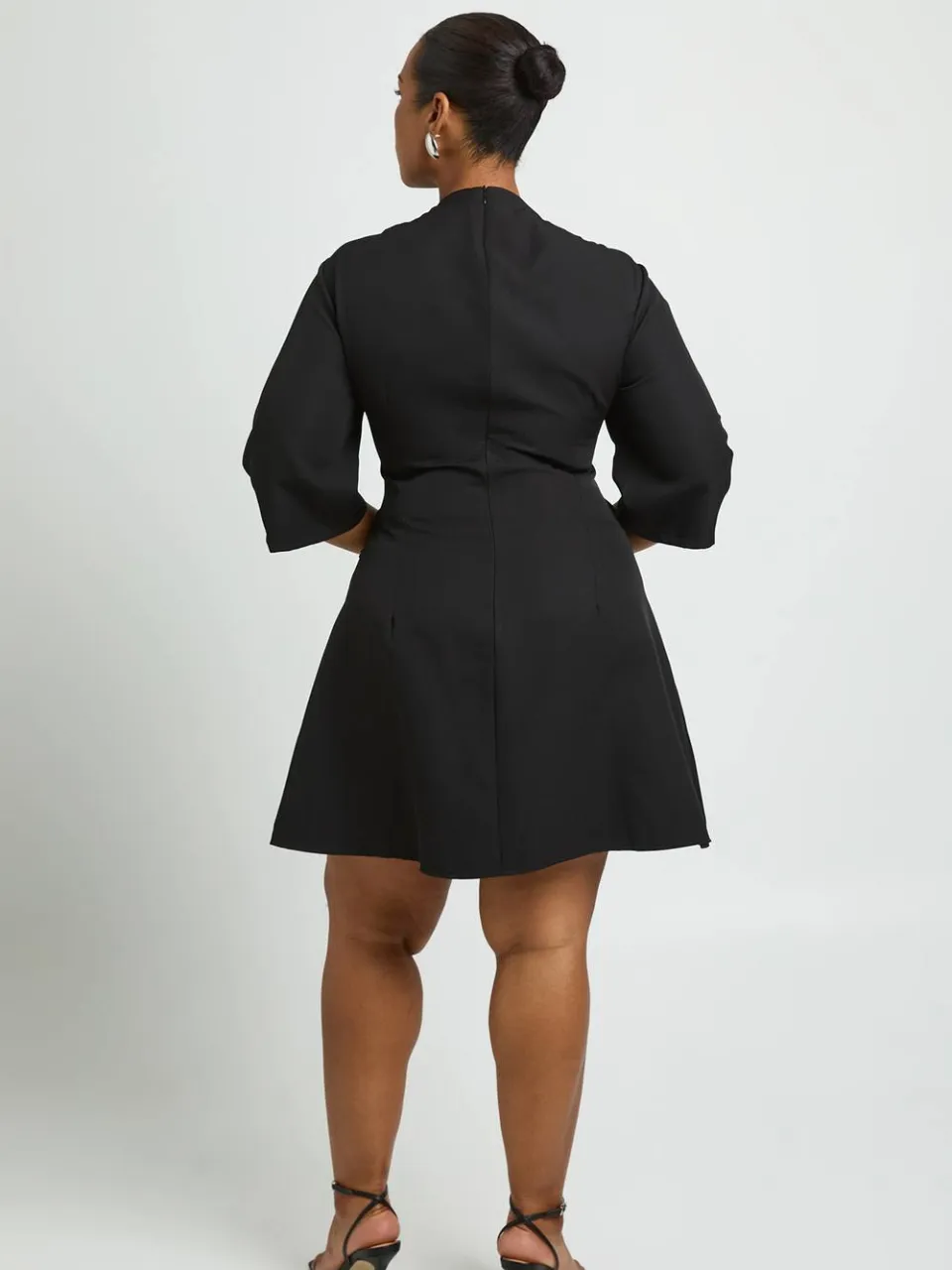 boohoo Dames Plus 3/4 Ballonmouwen Mini Jurk Met Getailleerde Taille zwart, foto 3