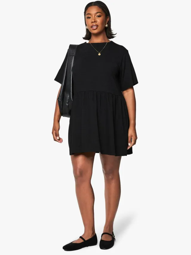 boohoo Dames Plus rib t-shirt smock jurk Zwart