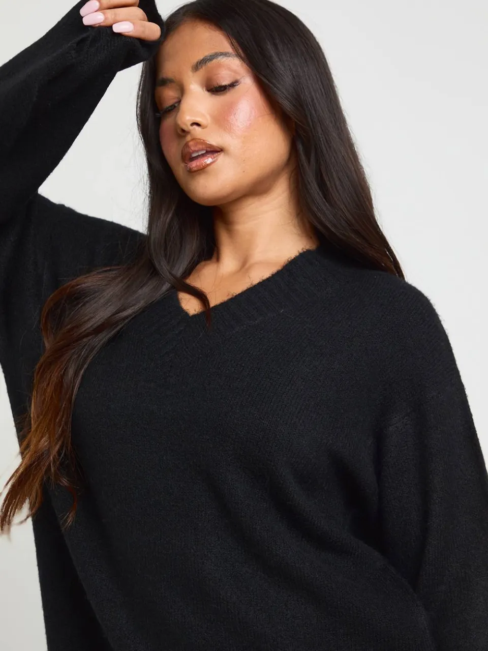 boohoo Dames Petite Superzachte Gebreide Mini-jurk Met V-hals zwart, foto 4