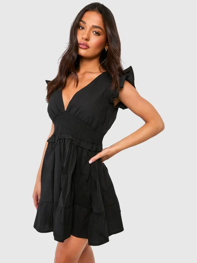boohoo Dames Petite Cotton Poplin Shirred Waist Mini Zwart