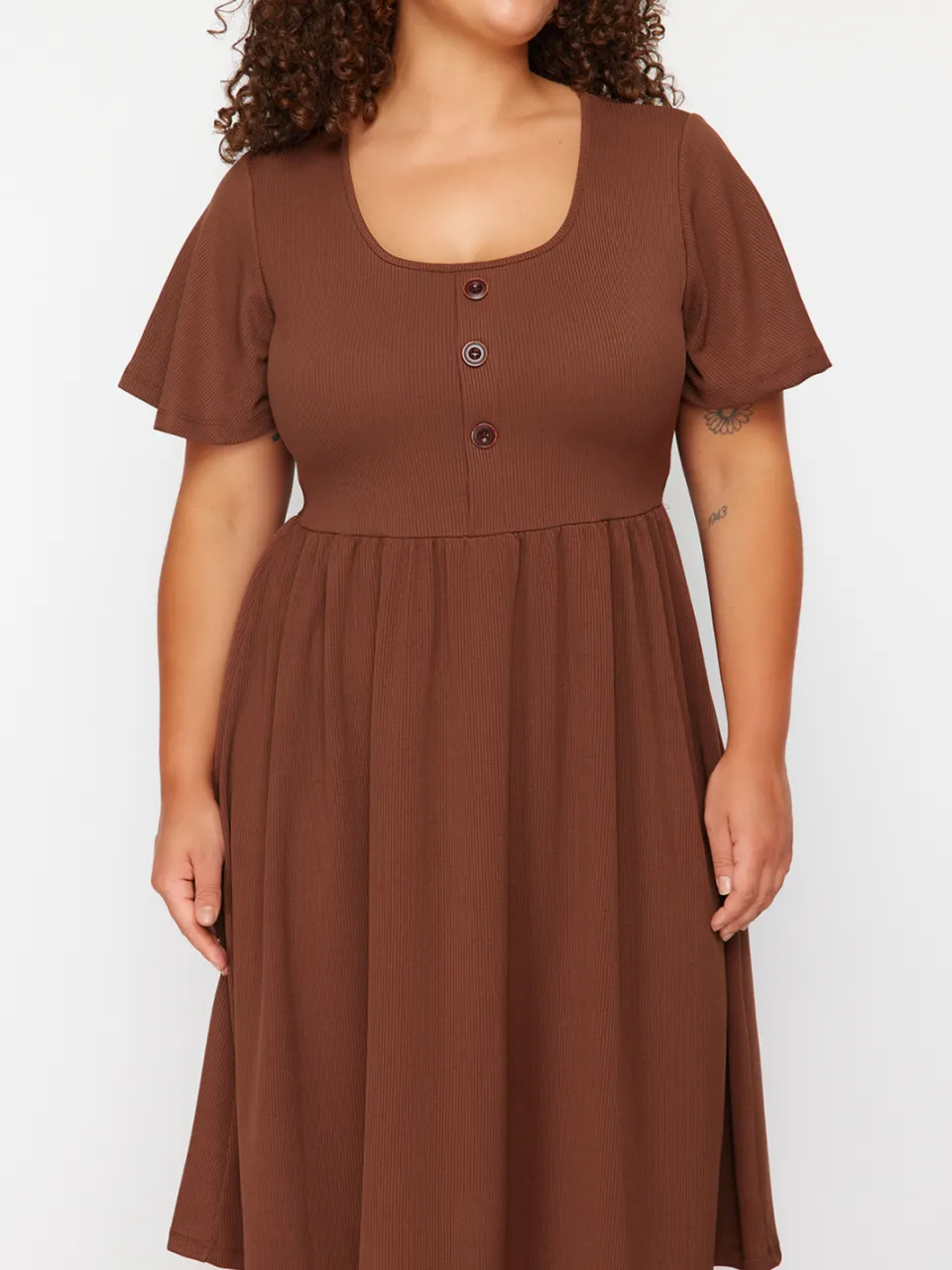 Trendyol Curve Dames Bruin Effen Midi Kort Casual A-lijn Grote maten Jurk, foto 2
