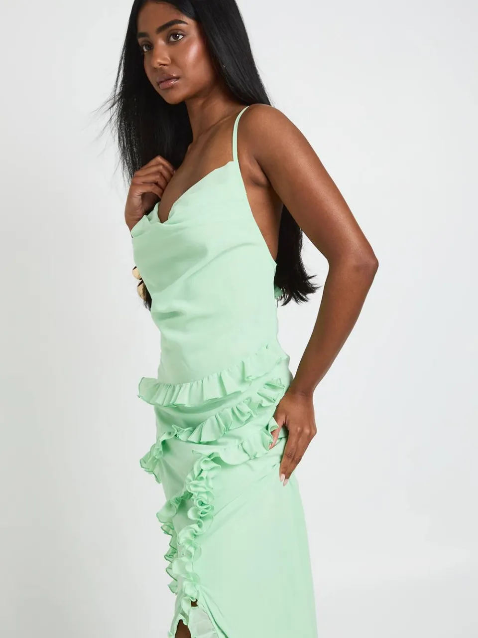 boohoo Dames Chiffon Maxi Jurk Met Watervalhals En Ruche Details munt, foto 3