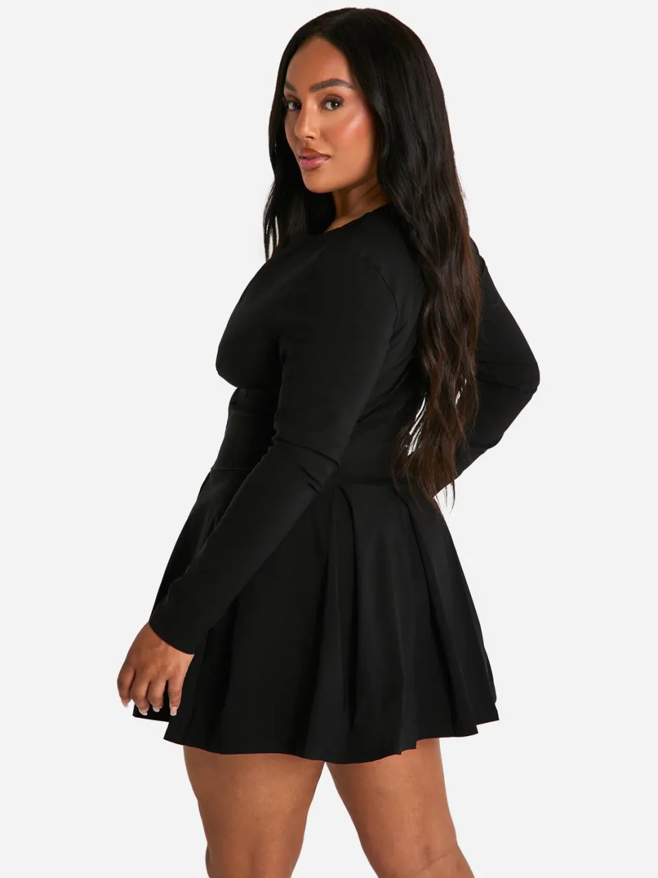 boohoo Dames Plusmaat Lange Mouwen Jurk met Korsetdetail, Diepe V-hals en Geplooide Zoom zwart, foto 2
