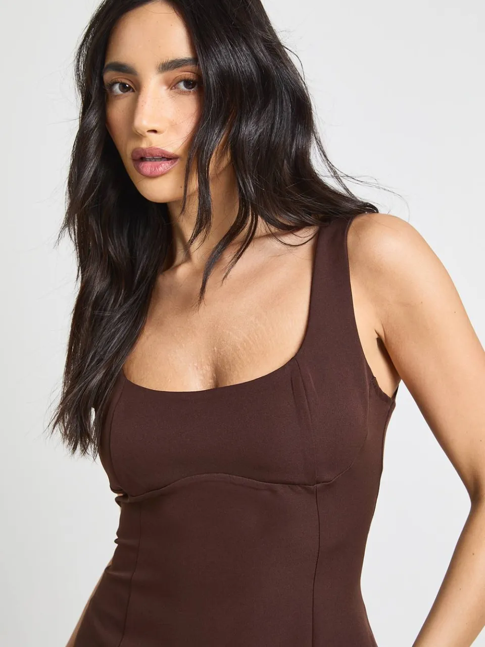 boohoo Dames Naaddetail Getailleerde Mini Jurk espresso, foto 4