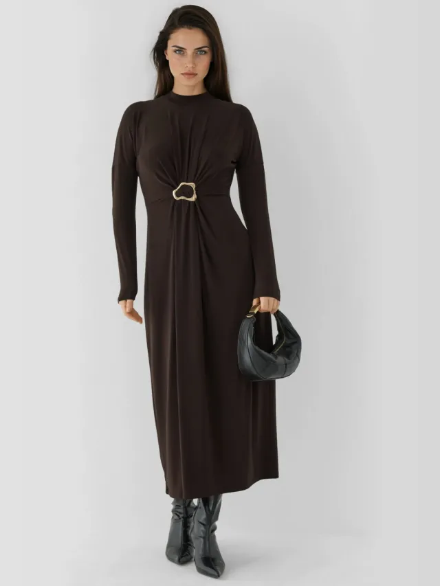 Hiccup Sandy Stretch Jurk met Accessoire Detail Kastanjebruin