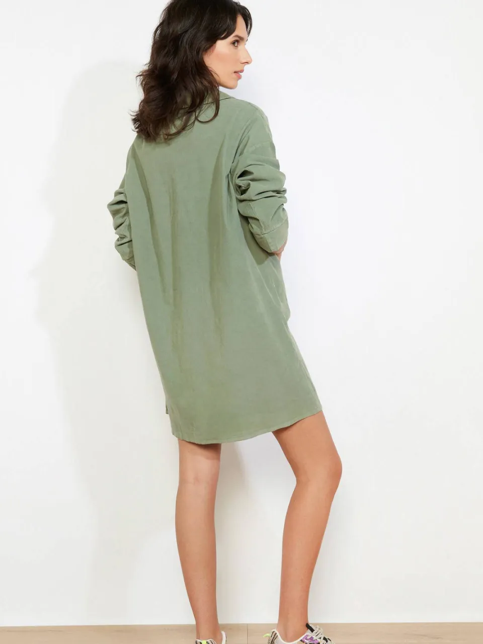 LOLALIZA corduroy blousejurk kaki, foto 5