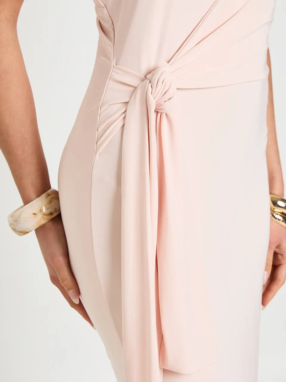 boohoo Dames Slinky Halterneck Maxi Jurk Met Strikceintuur rozenkleurig, foto 4